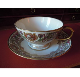 Sevres porcelain teacup, Fontainebleau castle hunts