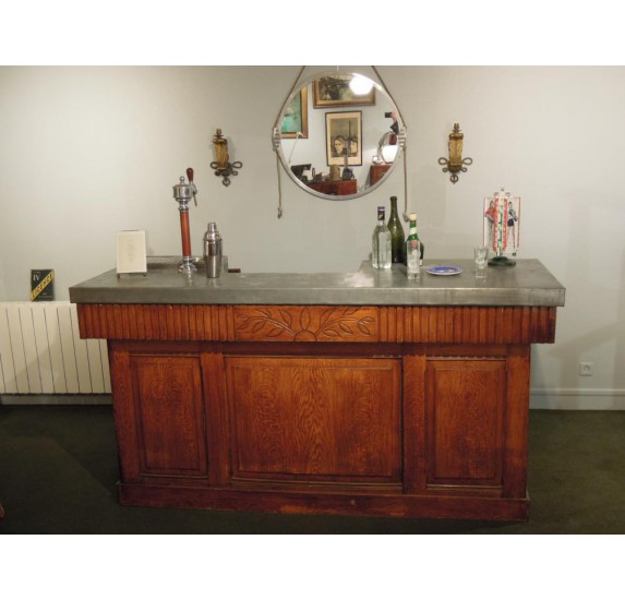 Art Deco bar with zinc and beer pump