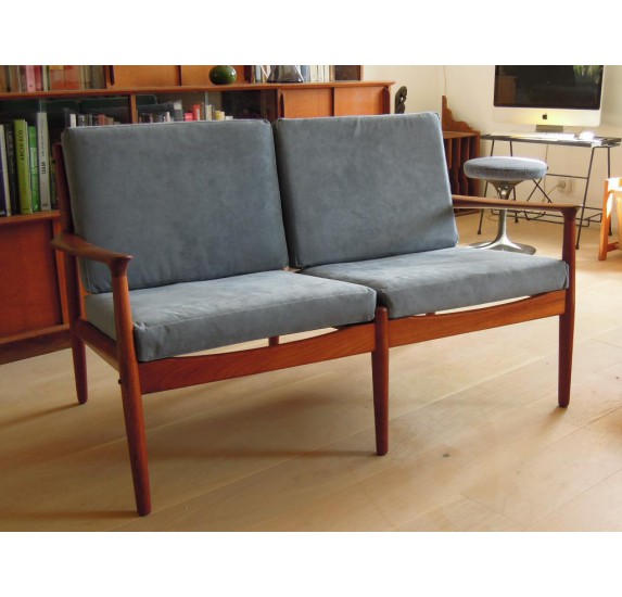 Danish 2 seater sofa by Grete Jalk for Glostrup