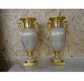 Paire de vases en porcelaine d'époque Empire