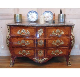 Commode d'époque Louis XV estampillée Boudin