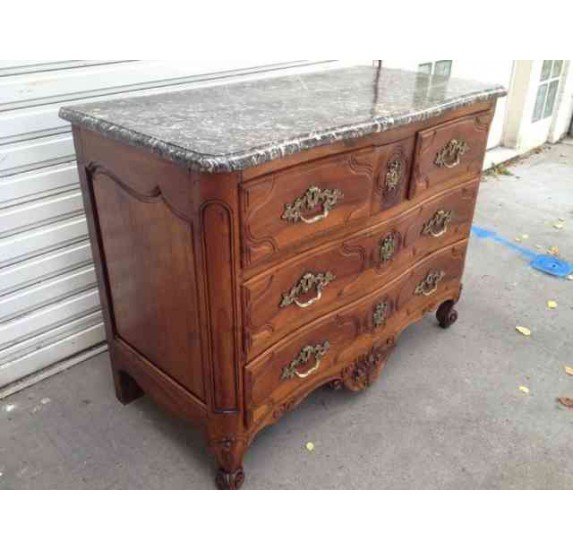 18th century chest of drawers, curved walnut, stamped Gosselin