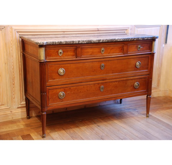 Mahogany chest of drawers, late 18th century