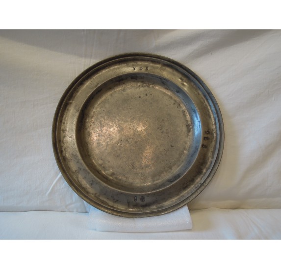 Pewter dish from Saint-Germain-en-Laye