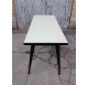 Table Tolix de réfectoire, plateau Formica, X. Pauchard