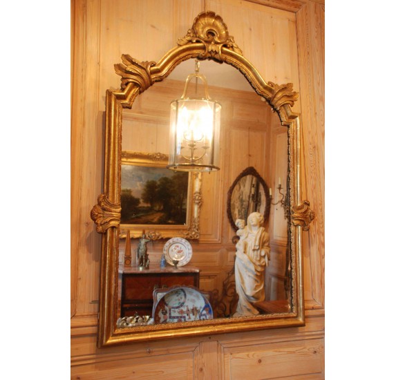 Giltwood mirror, early 18th century